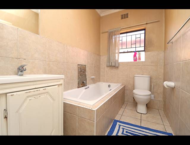 2 BEDROOM APARTMENT FOR SALE IN WELTEVREDEN PARK